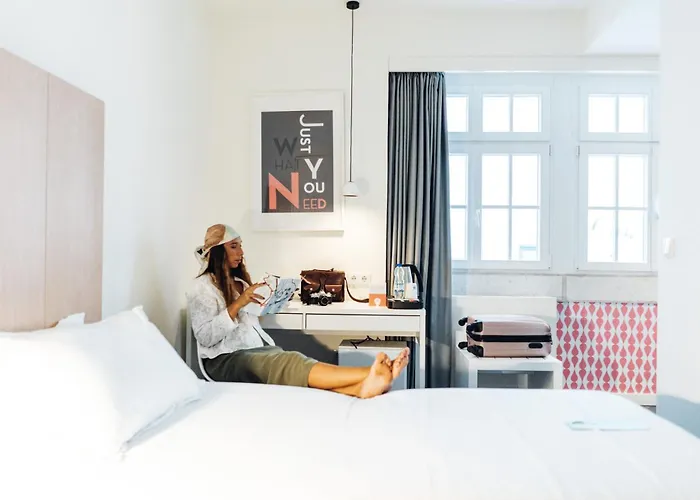 Отель Centro Chiado 4*